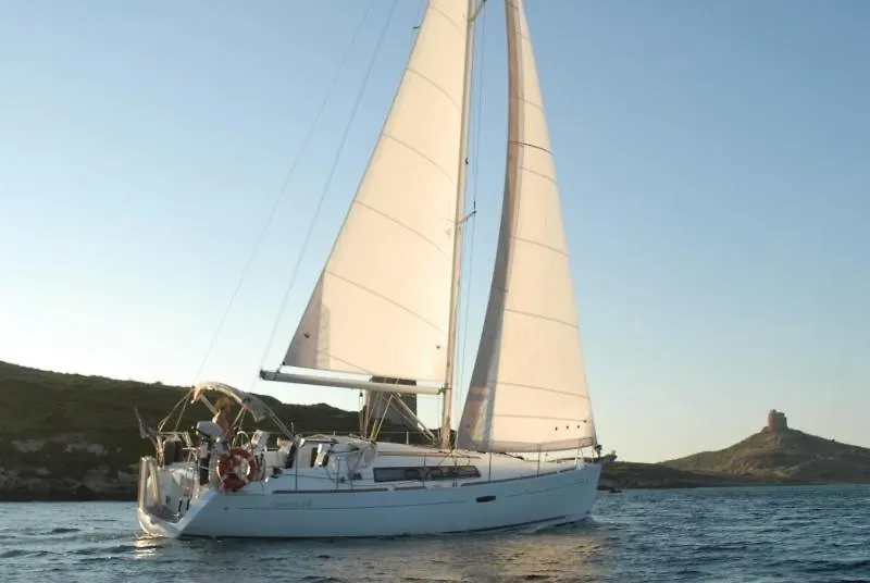 Boat & Sailing Torregrande Sinis Yachting 0*, Oristano